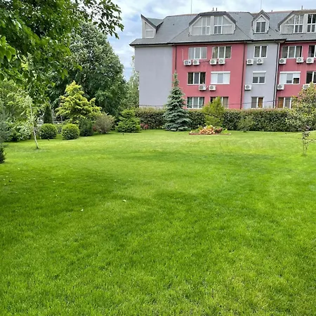 Peaceful Summer House With Garden Near The Kabakum , Ferienhaus *
