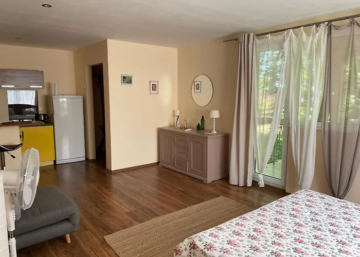 Dom wakacyjny A Charming And Peaceful Summer 400m From The Sea